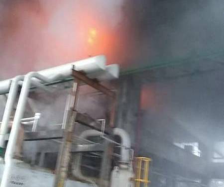 Se incendia complejo petroquímico de PEMEX