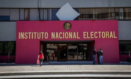 INE dicta medida cautelar contra Morena por utilizar programas sociales