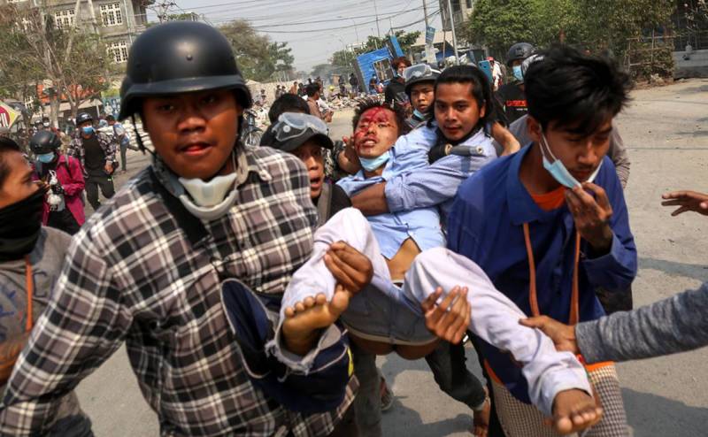 Matan a 114 personas en golpe de estado de Birmania