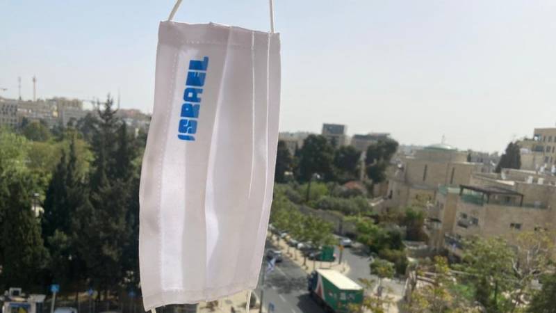 Israel elimina restricción de uso de cubrebocas