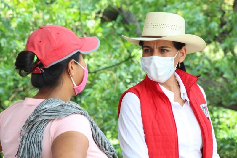 Con caminata Irene Soto busca el apoyo de la gente de Tepeji