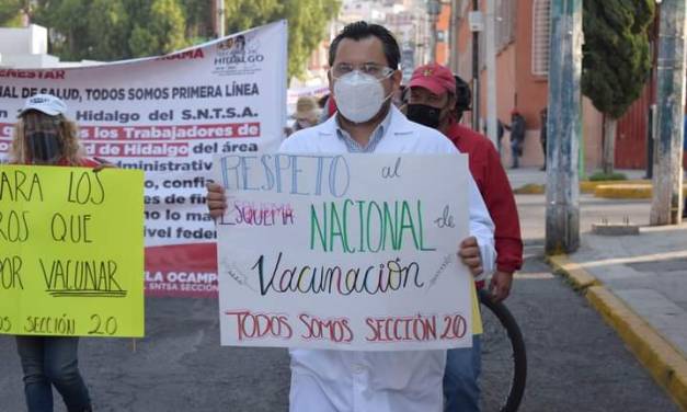 Marchan médicos para solicitar sean vacunados contra Covid