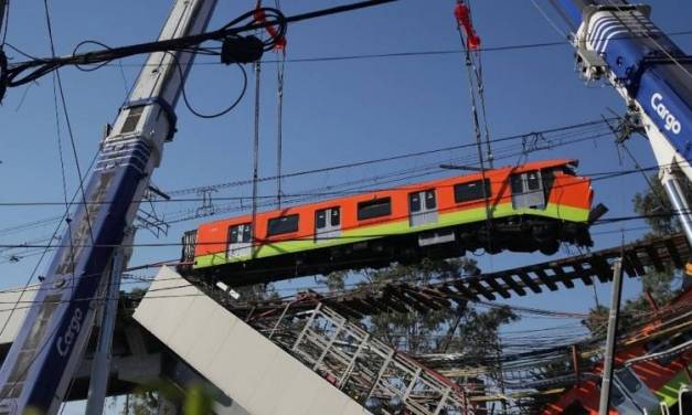 Negligencia de autoridades en tragedia del Metro, acusan capitalinos