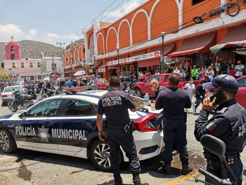 Sujetos hieren a dos policías de Pachuca