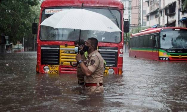 Pandemia y desastres naturales golpean a la India