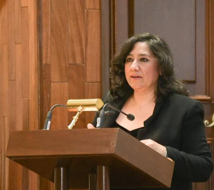 Irma Eréndira es sustituida como titular de la Secretaría de la Función Pública