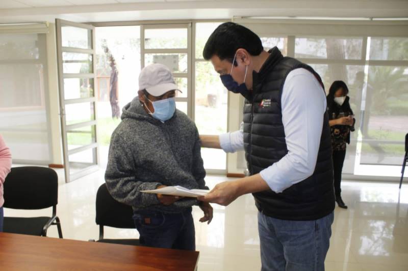 Sedeso entrega ayudas sociales a familiares de migrantes fallecidos