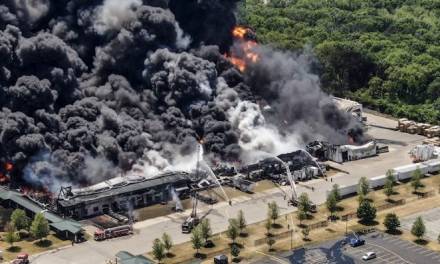 Explosión química provoca evacuación en Illinois
