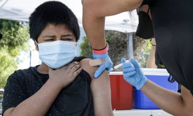 Vacunarán contra Covid a un millón de menores con padecimientos
