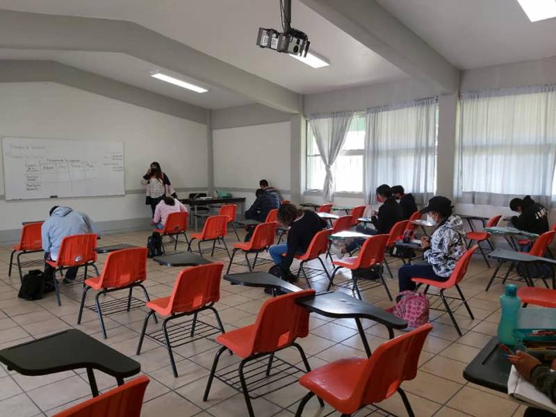 A las aulas en 5 municipios más de Hidalgo