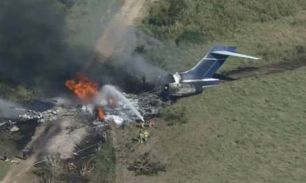 Avión cae en Texas; se reporta un herido