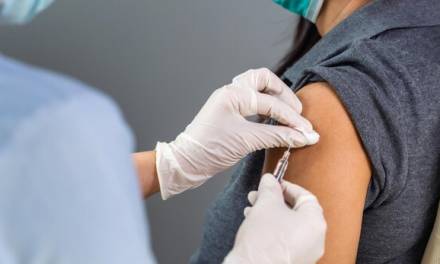 AMLO anuncia que habrá refuerzo de vacuna para adultos mayores y docentes