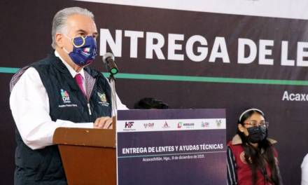 DIF Hidalgo entrega en Acaxochitlán lentes y sillas de ruedas
