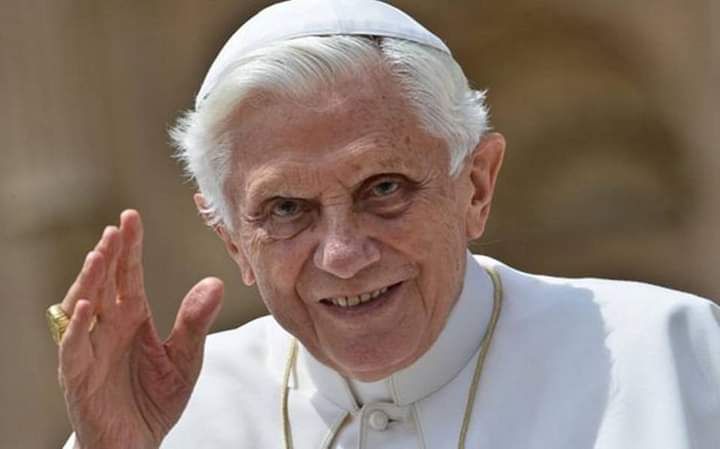 Benedicto encubrió a capellán que cometió abusos