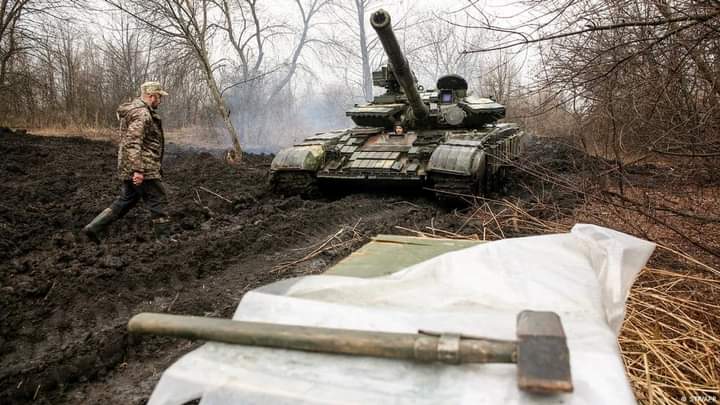 Se preparan Rusia y Ucrania para posible guerra, EU envía 90 toneladas de armas