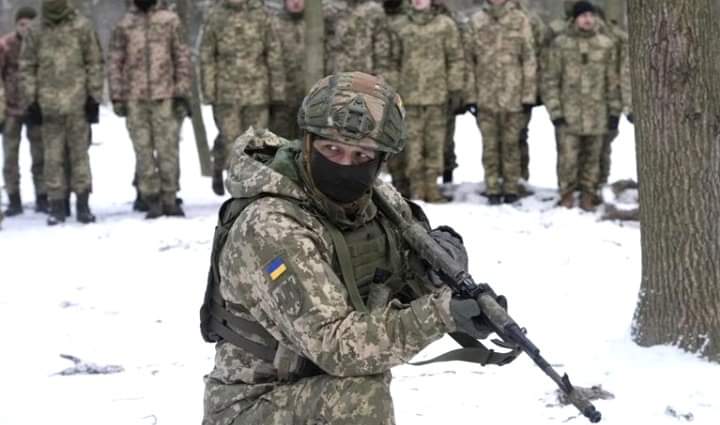 EU prepara 8 mil soldados en apoyo a Ucrania
