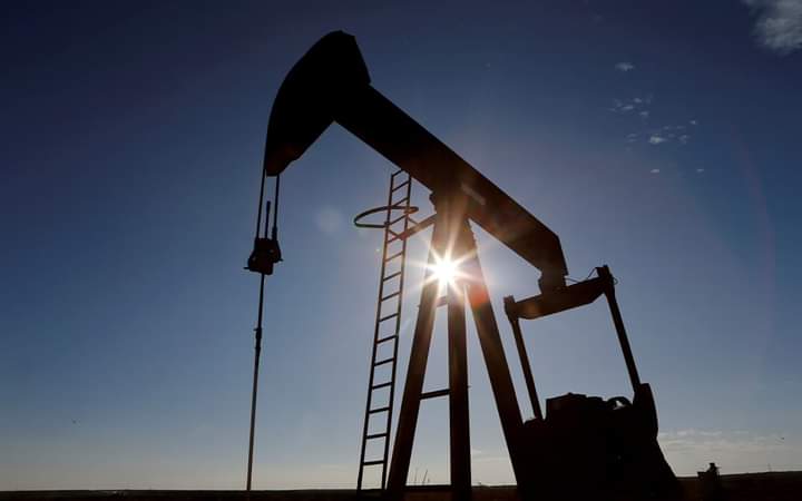 Petróleo alcanza máximo histórico por conflicto entre Rusia y Ucrania