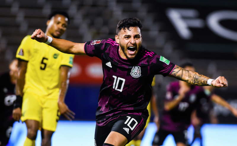 México gana en Jamaica y respira en eliminatoria