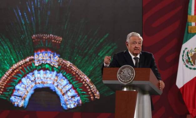 AMLO arremete contra Austria por el Penacho de Moctezuma