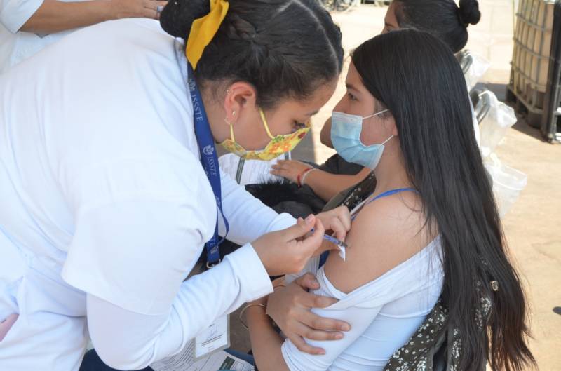 Anuncian sedes para vacunación de quinceañeros en Pachuca y MR