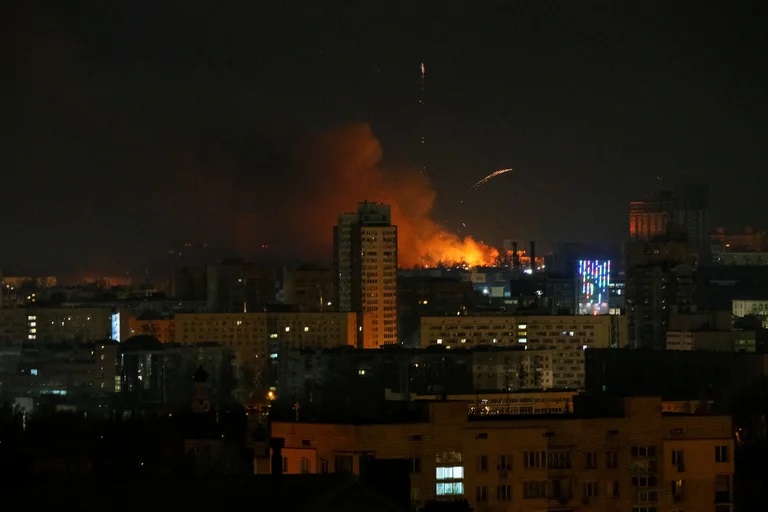 De nuevo, fuertes explosiones suenan en Kiev
