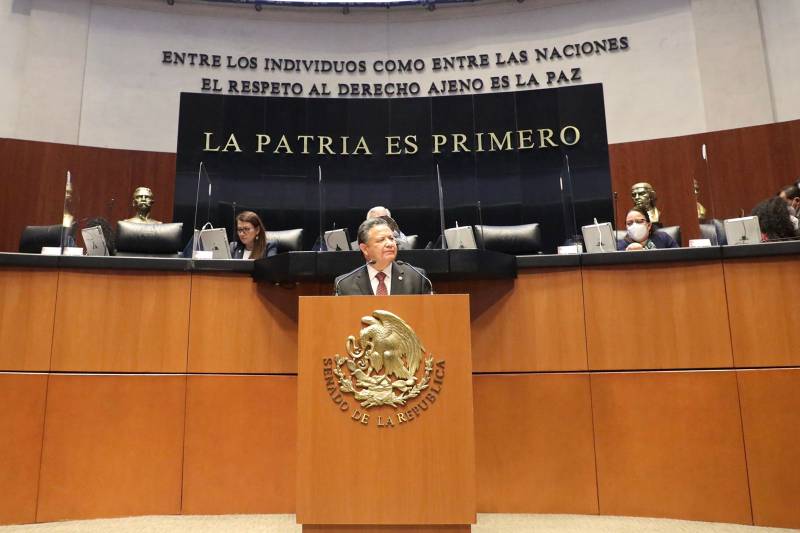Senado otorga licencia a Julio Menchaca