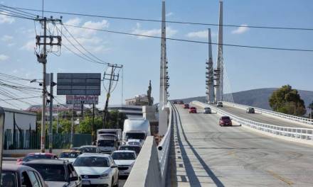 Abren paso vial en Puente Atirantado en Pachuca