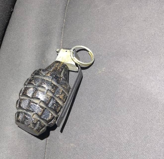 Aseguran a un hombre que portaba una granada en Tlaxcoapan
