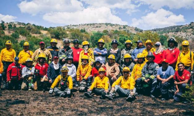 Bomberos capacitan a rescatistas contra incendios