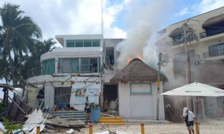 Reportan 2 muertos por explosión en restaurante de Playa del Carmen