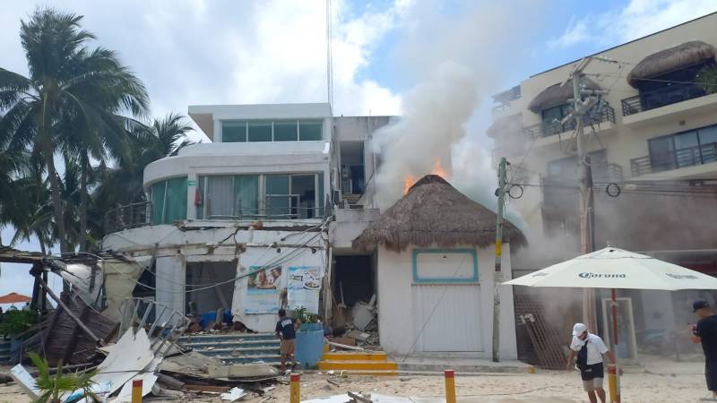 Reportan 2 muertos por explosión en restaurante de Playa del Carmen