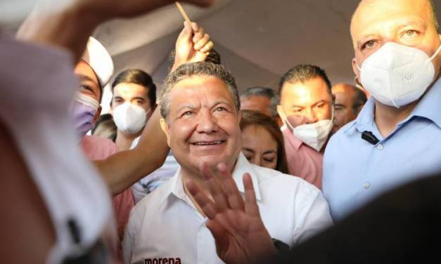 Visita Menchaca barrios y comunidades de Pachuca