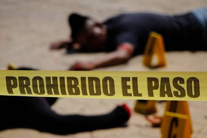 Balacera deja 4 muertos y una mujer herida