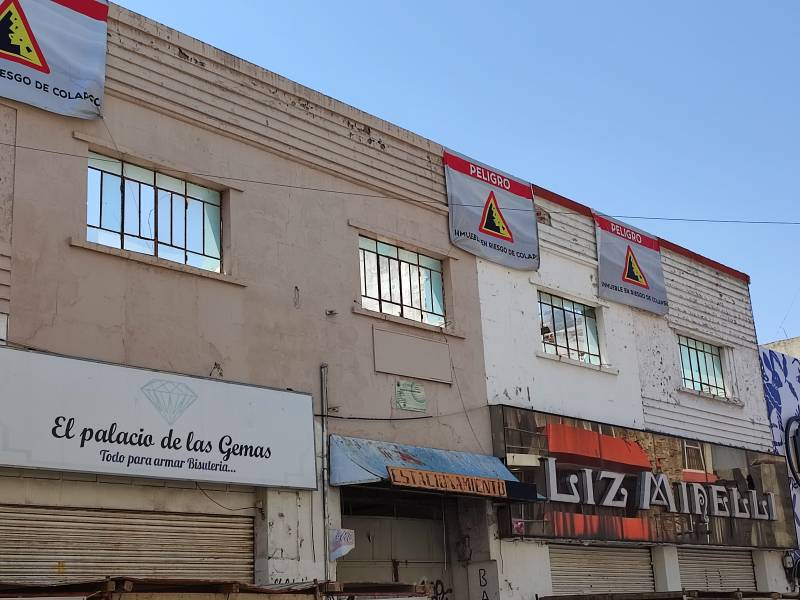 Preocupa a locatarios construcción de edificio en calle Guerrero