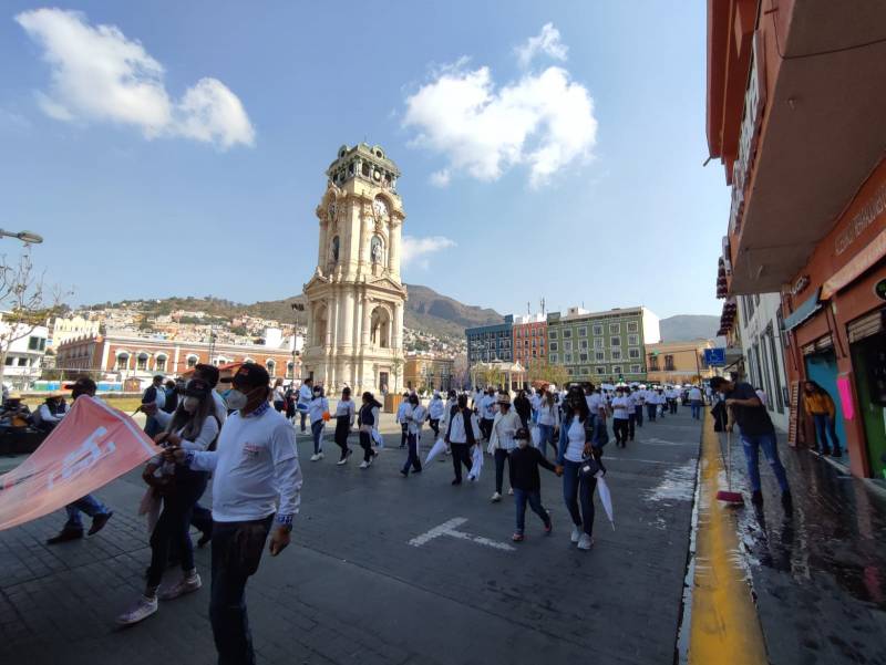 SNTE vuelve a marchar en Pachuca después de dos años