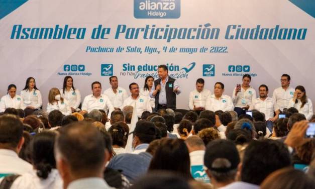 Julio Menchaca firma acuerdos a favor de la educación en Hidalgo