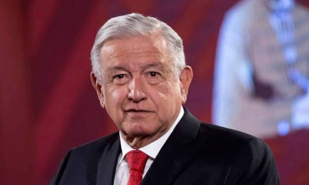 Frena AMLO nueva revisión de autos: “No vamos a bolsear gente”