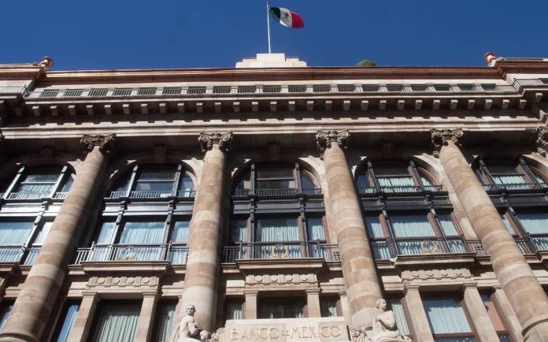 Banxico recorta pronóstico de crecimiento a 2.2% para 2022