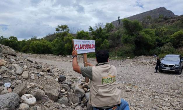 Clausuran extracción de material pétreo en río de Hidalgo