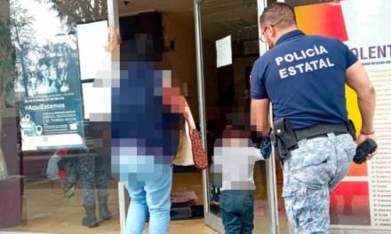 Agentes estatales resguardan a niño  que deambulaba en Pachuca