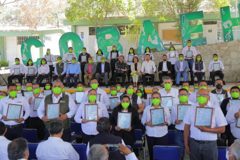 Entrega Omar Fayad plazas a 166 docentes del Cobaeh