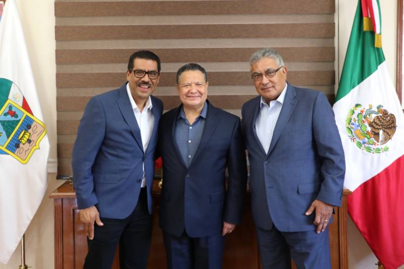 Julio Menchaca se reúne con secretario general del SNTE
