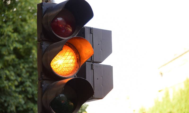 Piden a seguridad mejorar funcionamiento de semáforos