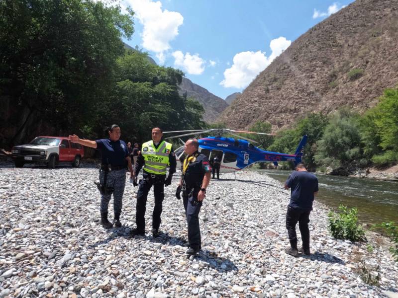 Rescatan a personas atrapadas por creciente de río en Pacula
