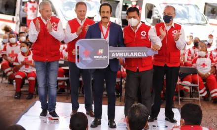 Entregan nuevas ambulancias de la Cruz Roja