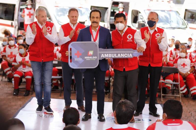 Entregan nuevas ambulancias de la Cruz Roja