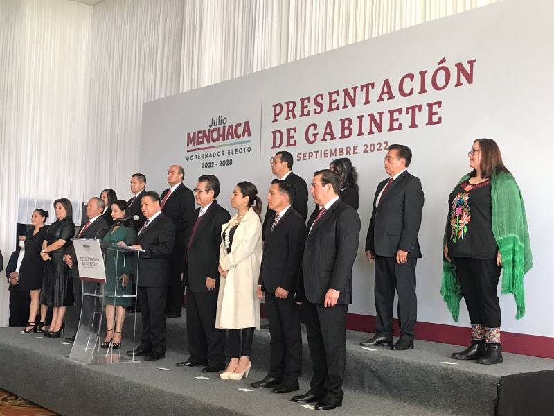 Presenta Julio Menchaca su gabinete de gobierno