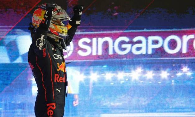 Checo gana el Gran Premio de Singapur