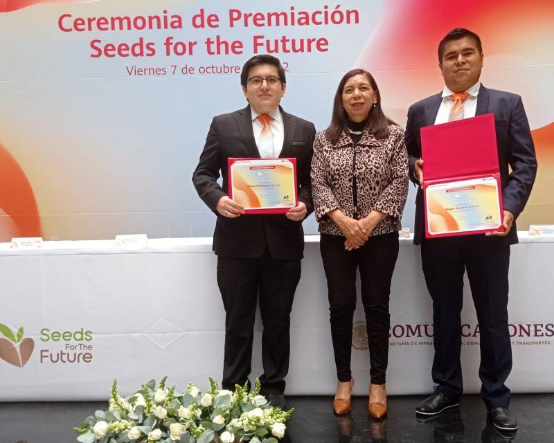 Reconocen a estudiantes de la UPMH ganadores de “Semillas para el Futuro México 2022”