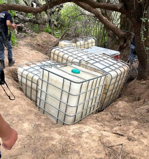 Desmantelan ‘nidos’ de almacenamiento de huachicol y aseguran 6 mil litros